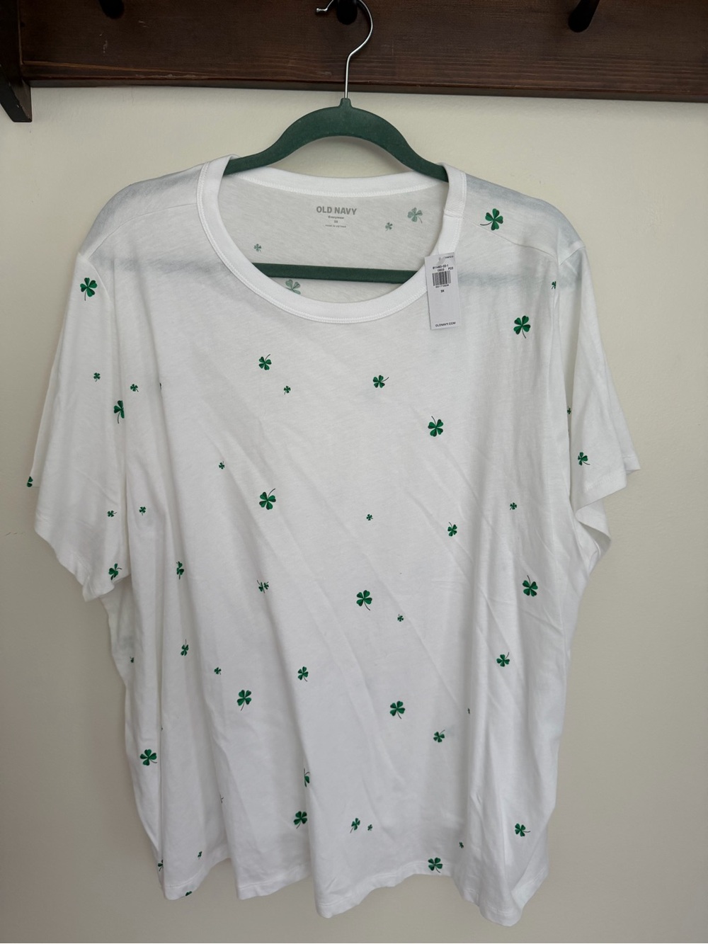 Old Navy White Tee with Green Clover Scatter - Women